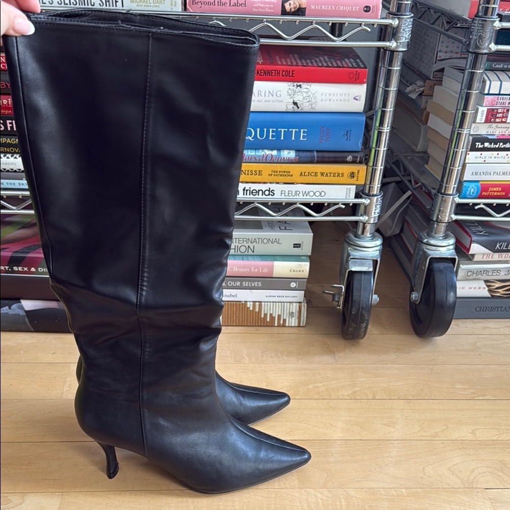 Elegant Black Knee-High Women's Boots